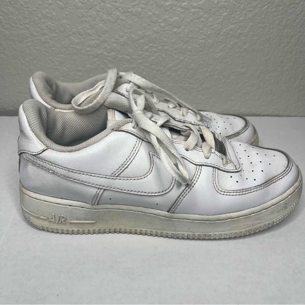 Nike Air Force 1 Low White Sneakers youth 6Y adult women's size 7.5 used